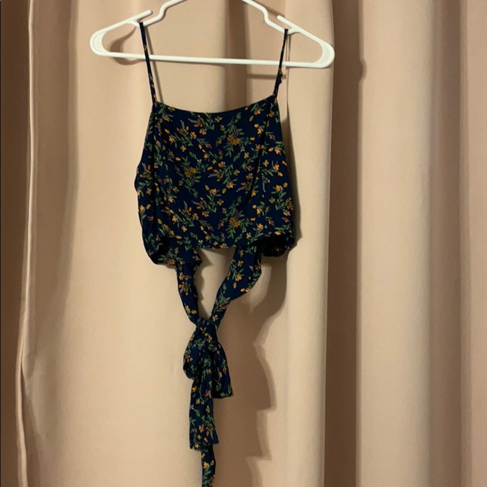 backless cropped tank